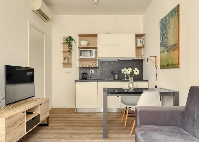 Joivy Delightful Studios Near Parco Tre Torri